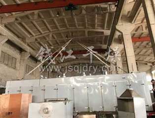 福建某食品厂用的大型非标热风循环烘箱发货