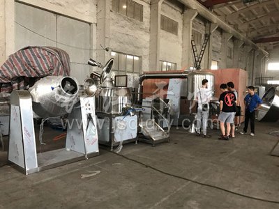今日阿富汗客户来公司对设备进行验收