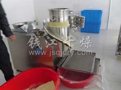 江阴桐岐某个食品厂购买我公司 小型鸡精生产线设备