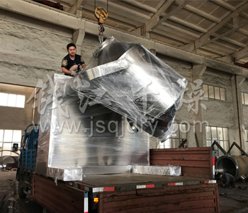 山东某公司订购的大型SYH-1500三维混合机发货