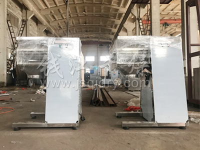 2台YK-160摇摆颗粒机完成