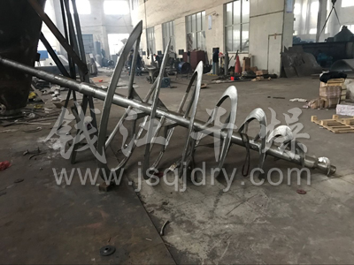 锥形真空螺带混合干燥机制作完成